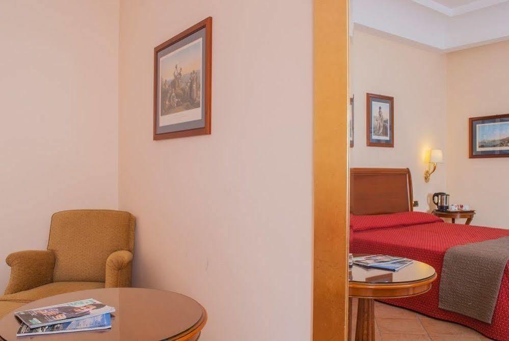 Hotel Le Cheminee Business