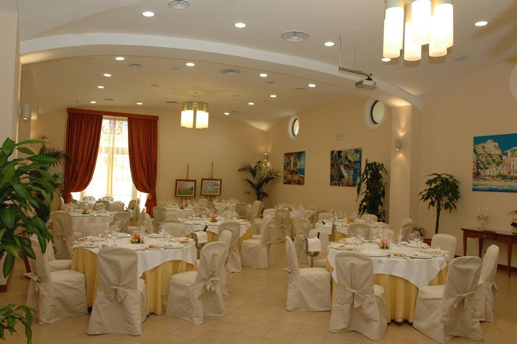 Hotel Le Cheminee Business 4*