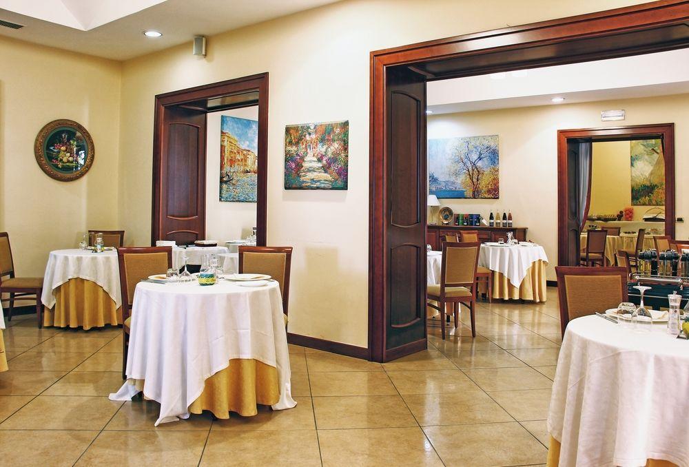 Le Cheminee Business Hotel 4*
