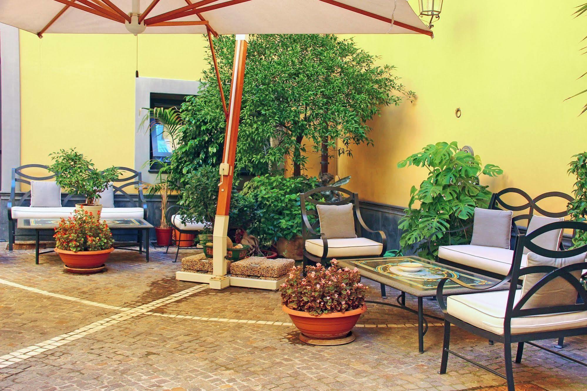 Le Cheminee Business Hotel 4*