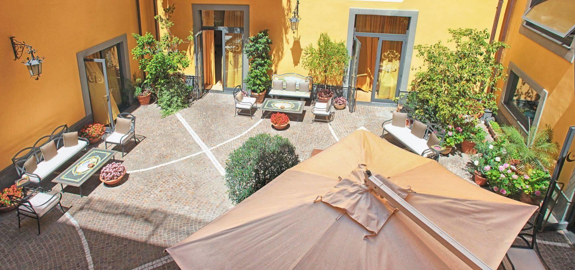Hotel Le Cheminee Business 4*
