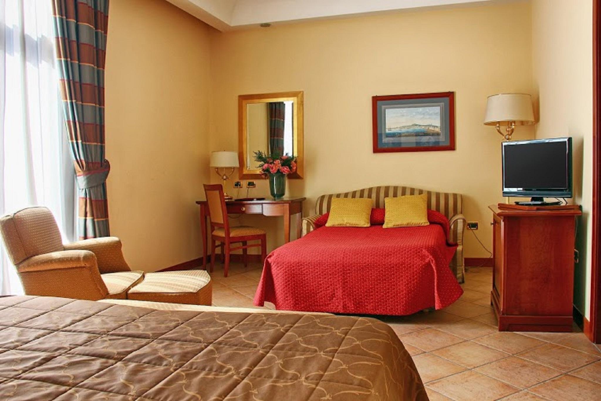 Le Cheminée Business Hotel 4*