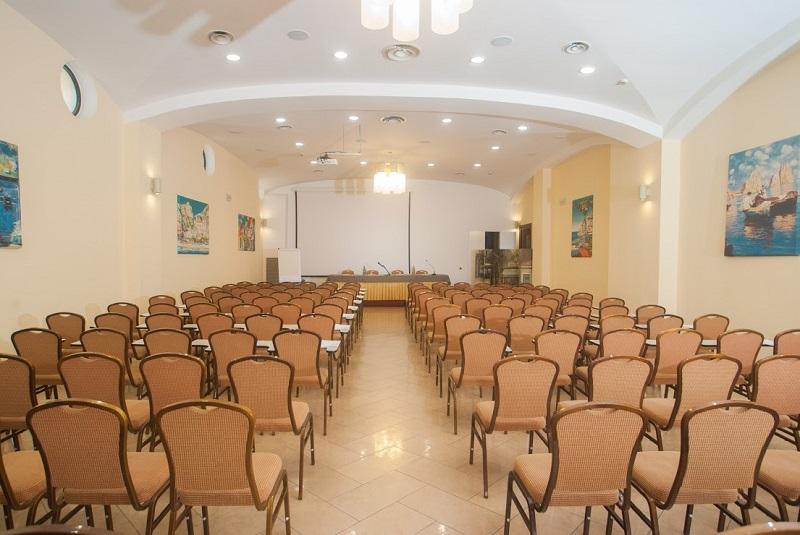 Le Cheminée Business 4*