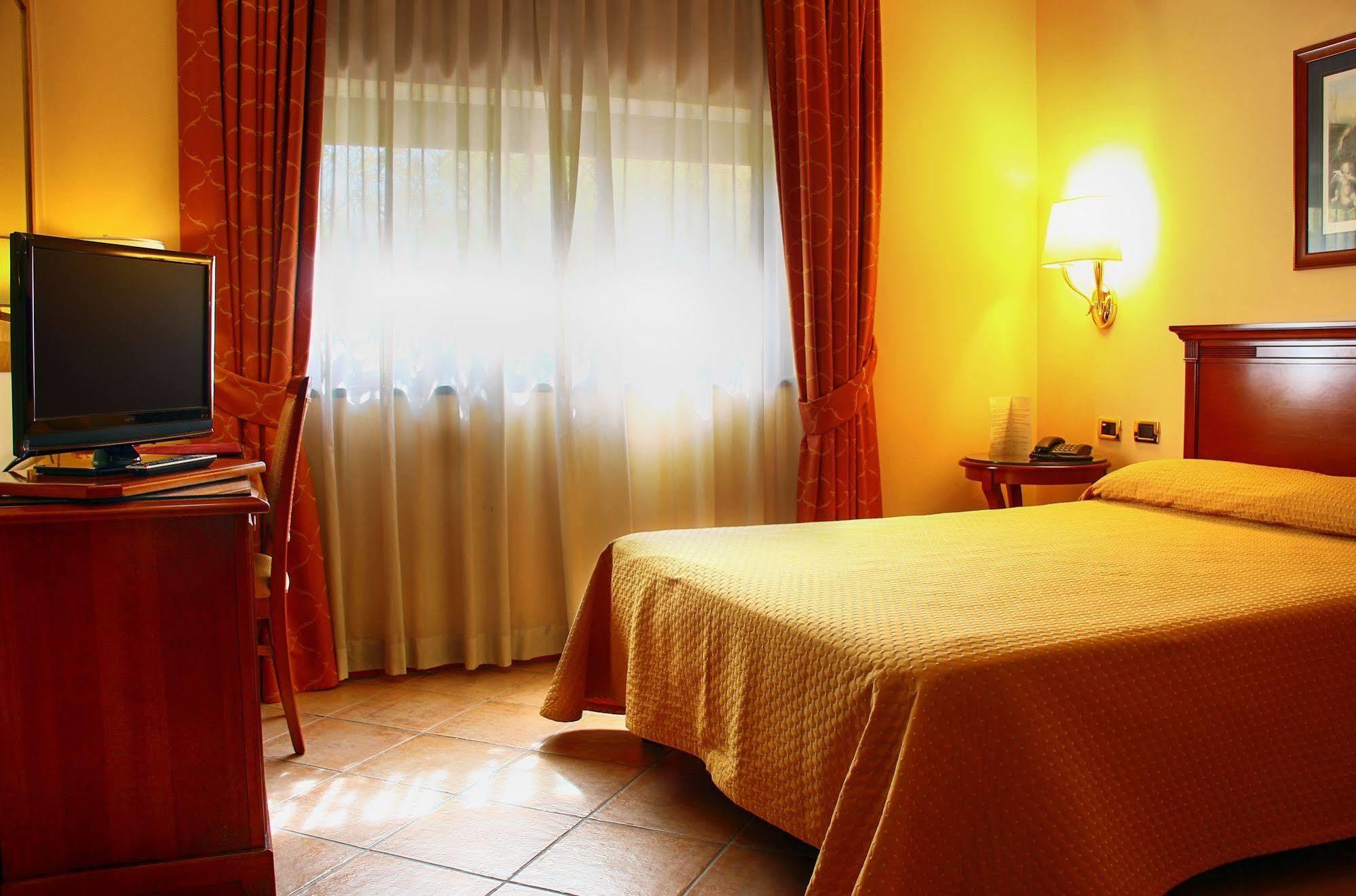 Le Cheminée Business 4* Nápoles